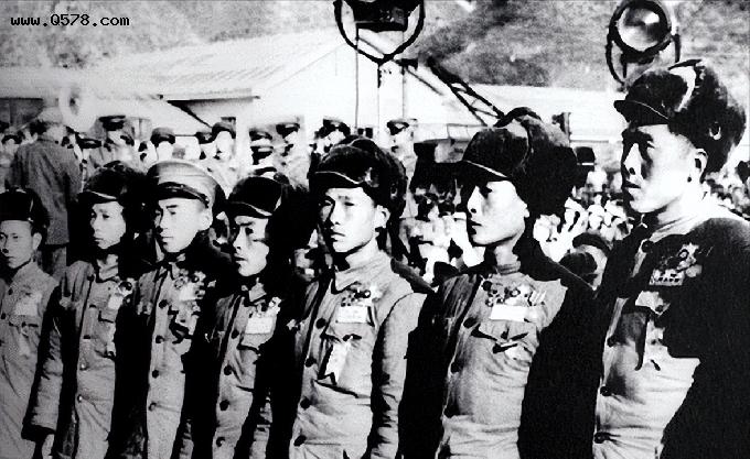1967年，李连庆回乡被嘲讽：别学你连庆叔，当兵17年还是个炊事员