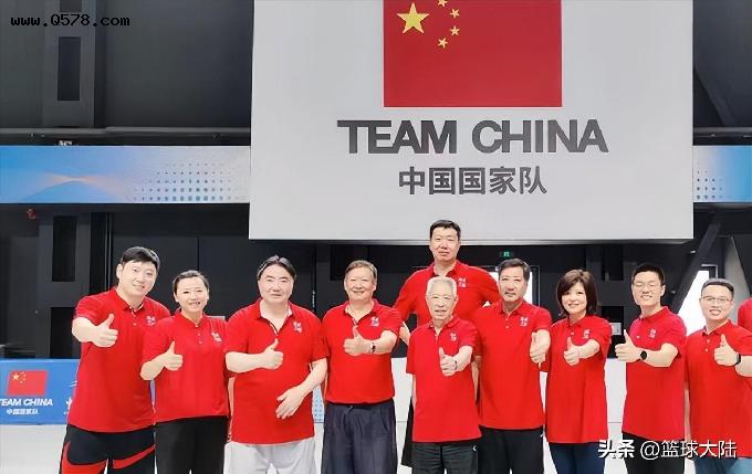 正式出山！前中国女篮主教练重返国家队，帮助中国男篮打造未来