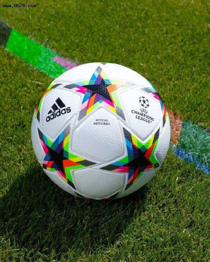 预热！欧冠官方发布新赛季小组赛用球：多色炫彩组成星星
