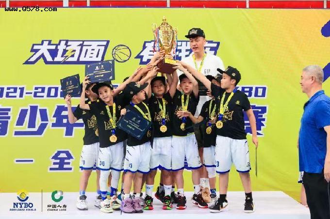 新疆这群8岁篮球娃拿了全国总冠军