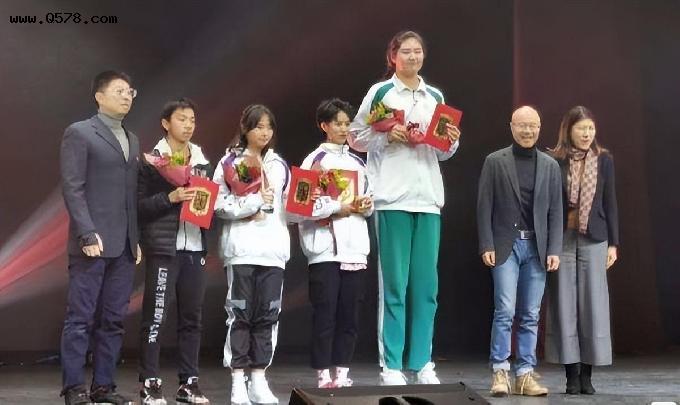 中国女篮新希望！2米26+260斤堪称“巨无霸”，被誉为女版奥尼尔