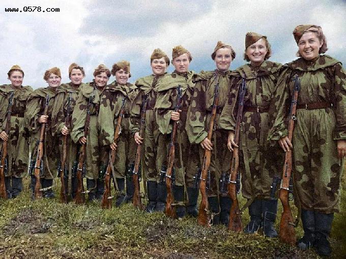老照片：二战中非凡的苏联女狙击手