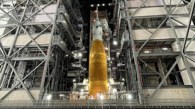 NASA Artemis I月球火箭即将前往发射台