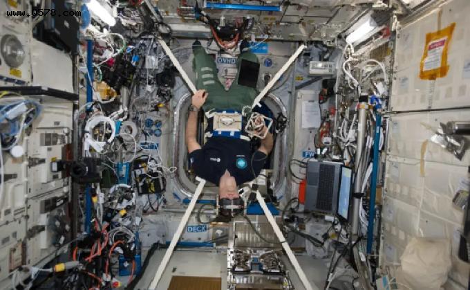 国际空间站遇麻烦，航天服漏水漏电，俄宇航员希望参观中国空间站