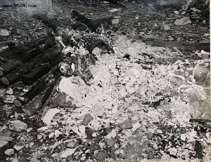 老照片：原子弹爆炸后的日本长崎，街上行人瞬间化为“白色灰烬”