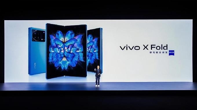 vivo xfold s九月份发布？使用骁龙8+处理器，4700毫安电池和三星屏