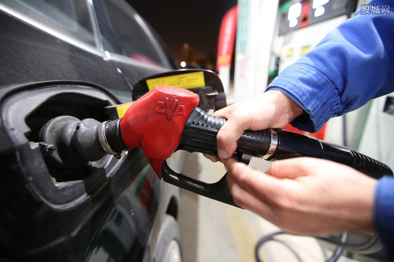 油价涨到10元一升会怎么样 2022年会涨到吗