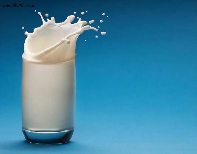 为什么中医不建议女性天天喝牛奶？喝牛奶牢记这几点，对身体好