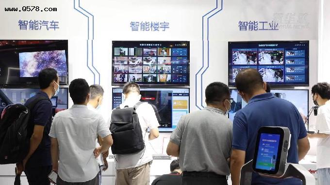 新华全媒+｜第十届中国电子信息博览会开幕
