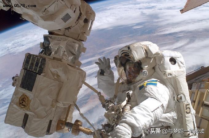 宇航员怎样在太空中自由行走？