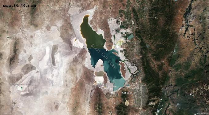 卫星图像显示“犹他州的大盐湖正在消失”