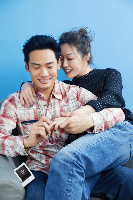 结婚10周年晒出DR钻戒，杜德伟承诺要和妻子相爱一生！